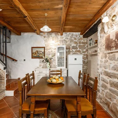 Casa Olga Mit Eigenem Pool Und Garten Poreč