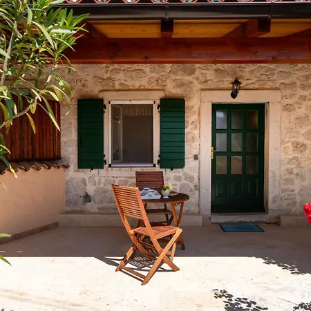 Casa Olga Mit Eigenem Pool Und Garten Tatil Evi Poreč