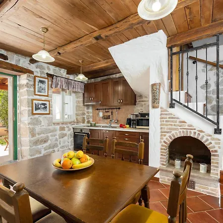 Casa Olga Mit Eigenem Pool Und Garten Tatil Evi Poreč